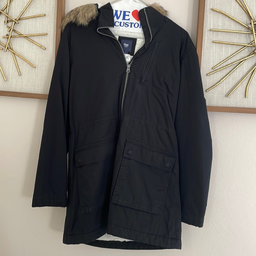 GAP black parka. Size: Small